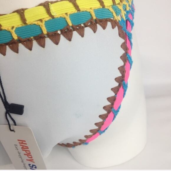 Happy Sailed | Crochet Neoprene Bikini - Picture 7 of 8